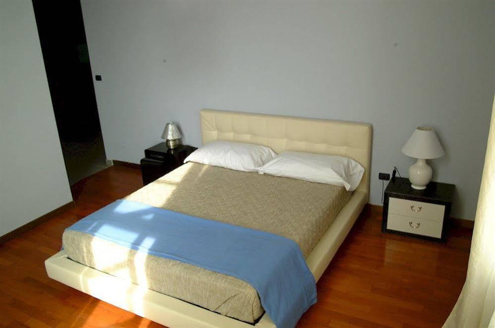 Bed and Breakfast Dimora Castello Dei Conti Trinita  Экстерьер фото