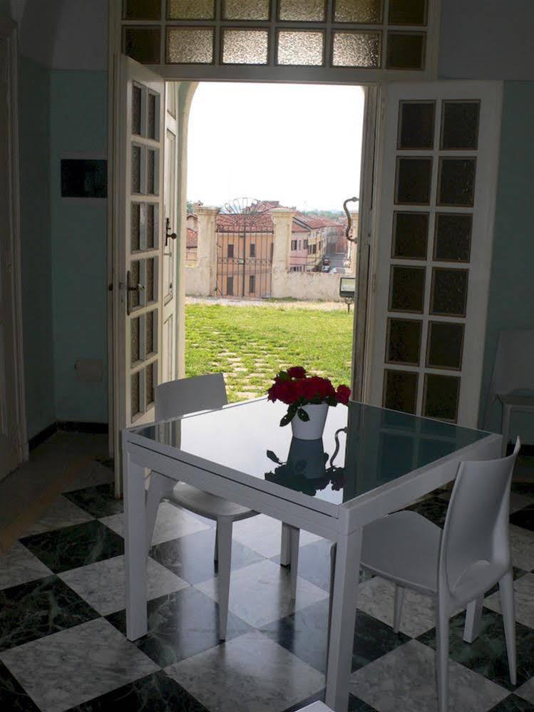 Bed and Breakfast Dimora Castello Dei Conti Trinita  Экстерьер фото