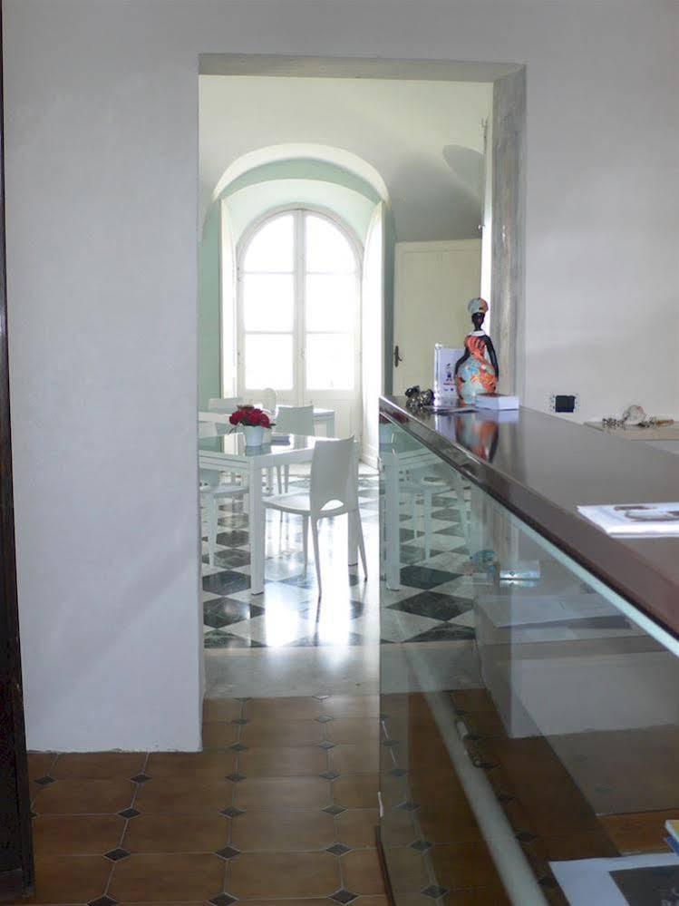 Bed and Breakfast Dimora Castello Dei Conti Trinita  Экстерьер фото