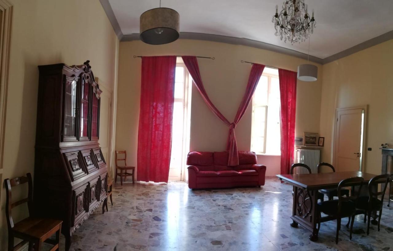 Bed and Breakfast Dimora Castello Dei Conti Trinita  Экстерьер фото