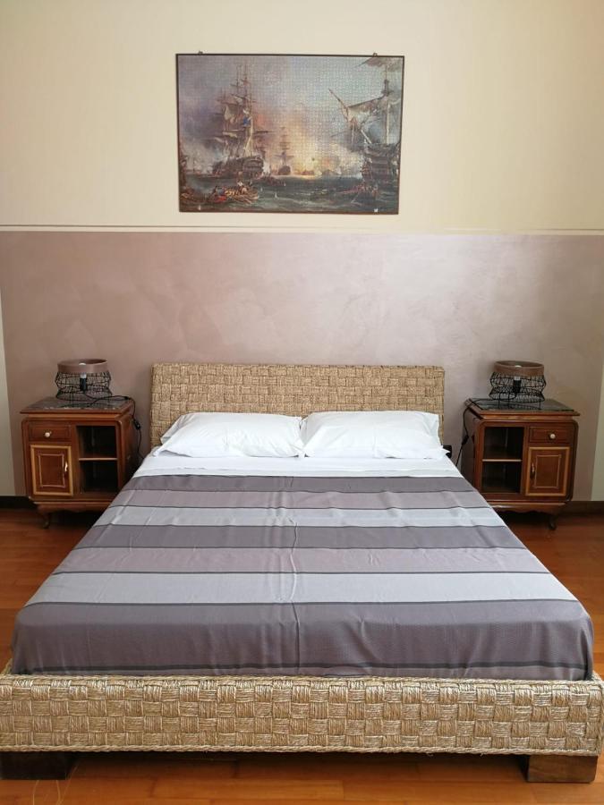 Bed and Breakfast Dimora Castello Dei Conti Trinita  Экстерьер фото