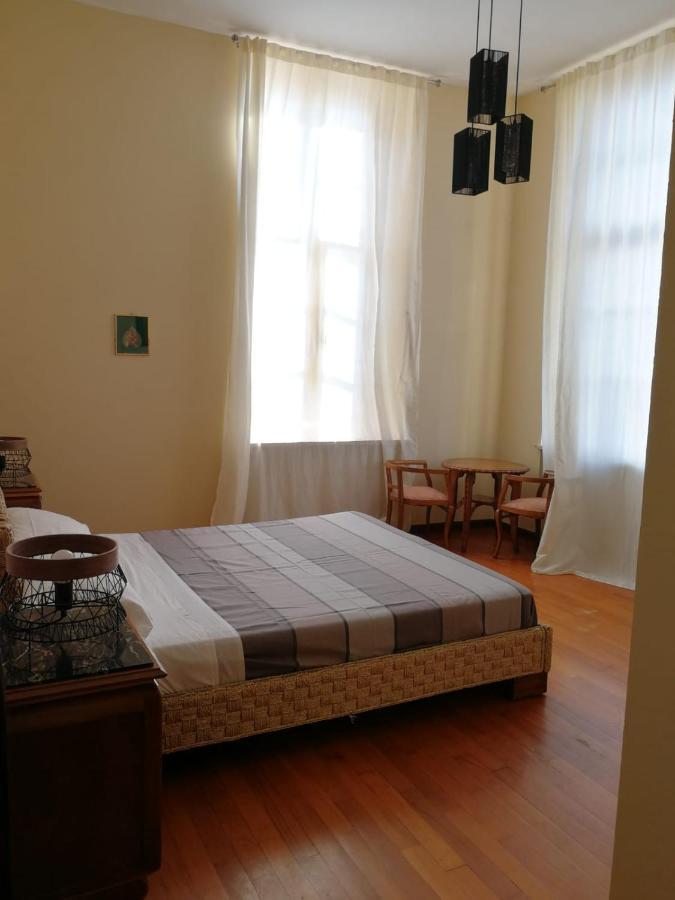 Bed and Breakfast Dimora Castello Dei Conti Trinita  Экстерьер фото