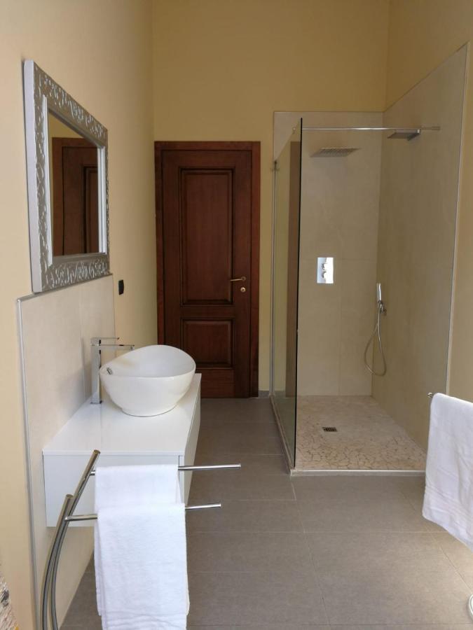 Bed and Breakfast Dimora Castello Dei Conti Trinita  Экстерьер фото